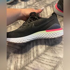 Nike Mens Black and Pink Athletic Shoes